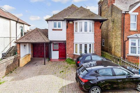 4 bed property, in Loose Road, £540,000