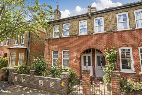 3 bed property, in Church Gardens, £785,000
