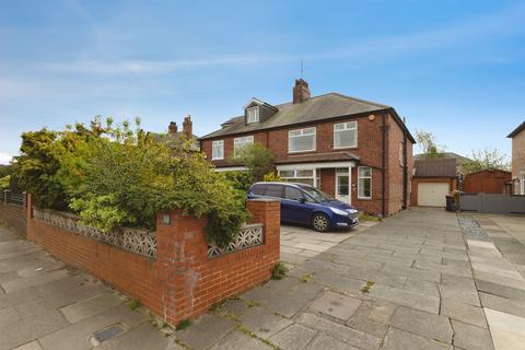 4 bed property, in Emerson Avenue, £260,000