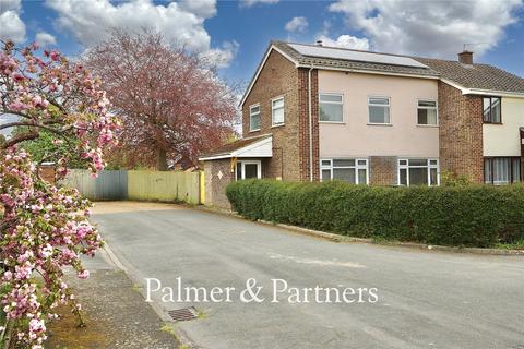 3 bed property, in Princes Gardens, £300,000