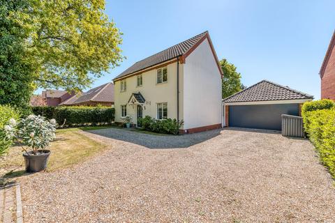 4 bed property, in Roydon Road, £425,000