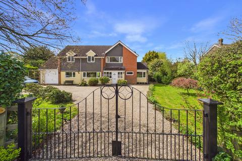 4 bed property, in Brandeston Road, £750,000