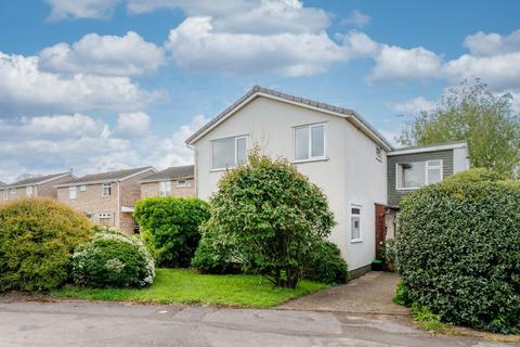 5 bed property, in Substantial extended family home with views over Yatton's countryside, £450,000