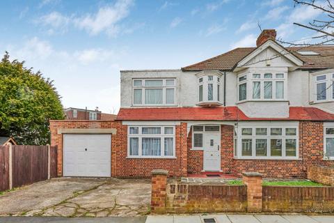 7 bed property, in Westway, £950,000