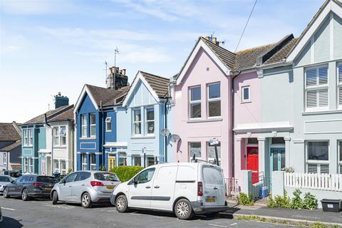 3 bed property, in Agnes Street, £525,000