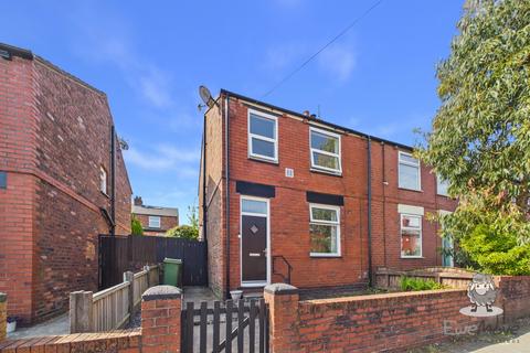 3 bed property, in Gladstone Street, £150,000
