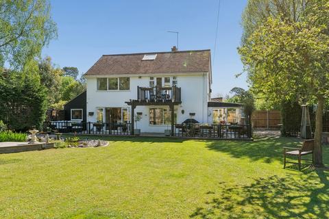 4 bed property, in Woodfield road, £900,000