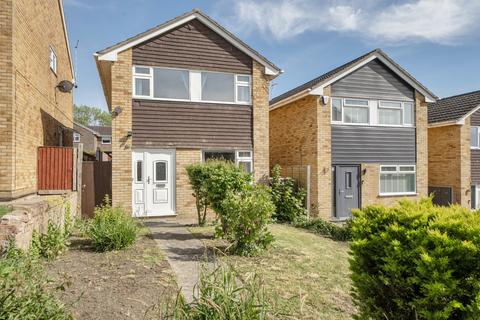 3 bed property, in Roman Hackle Avenue, £290,000