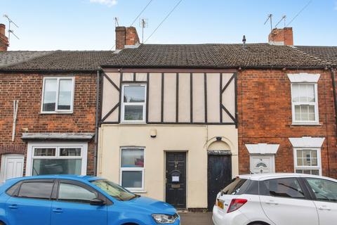 3 bed property, in Newland Street West, £150,000