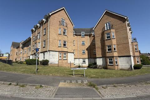 2 bed property, in Morning Star Road, £150,000