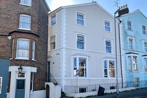 1 bed property, in Ramsgate Road, £150,000