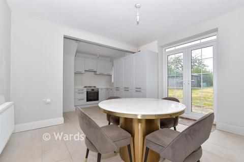 3 bed property, in Christopher Row, £585,000
