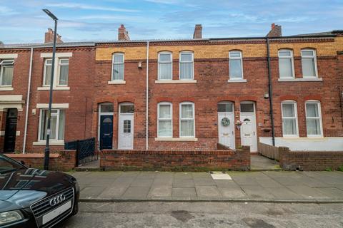 1 bed property, in Lansdowne Terrace, £100,000