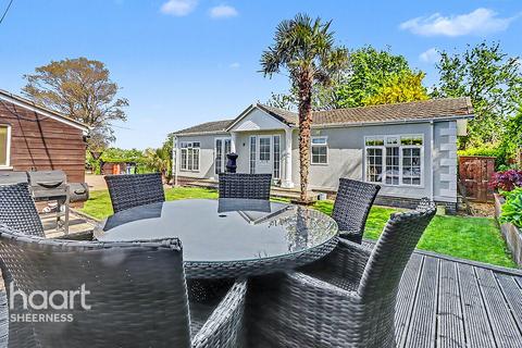 3 bed property, in Bell Farm Lane, £300,000