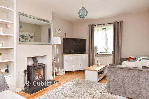 3 bed property, in Cuckmere Way, £400,000