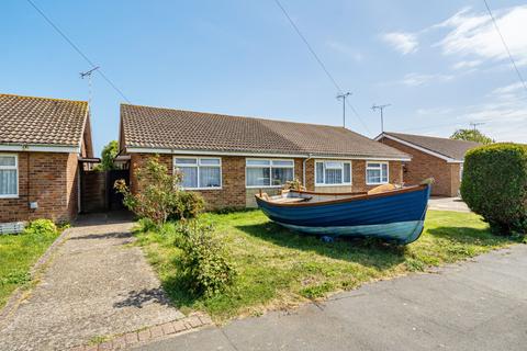 2 bed property, in Glen Crescent, £265,000