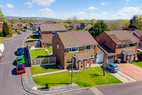 2 bed property, in Lakenheath Drive, £240,000
