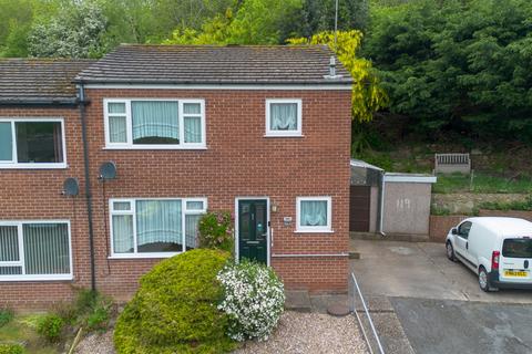 3 bed property, in Barley Close, £260,000