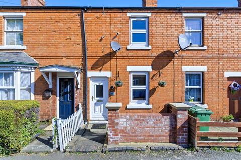 2 bed property, in Bewdley Street, £180,000