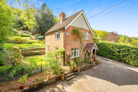 4 bed property, in Marley Combe Road, £950,000