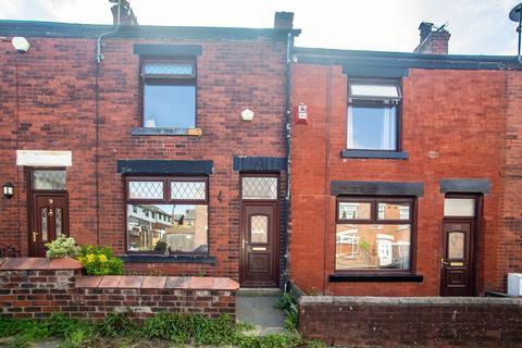 2 bed property, in Knowsley Grove, £135,000