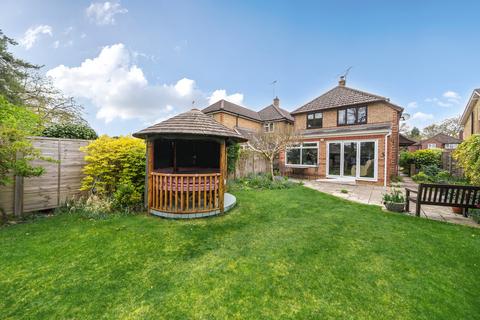 5 bed property, in Westover Road, £850,000