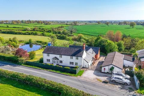 5 bed property, in Whitchurch Road, £699,995
