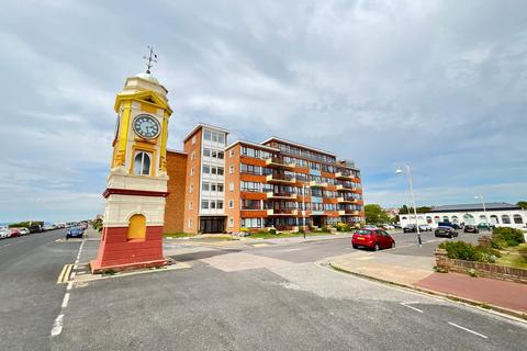 2 bed property, in Park Avenue, £209,950