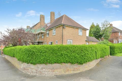 3 bed property, in Chadwick Road, £270,000