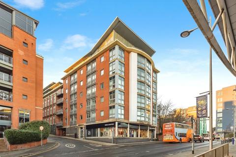 2 bed property, in Plumptre Street, £150,000