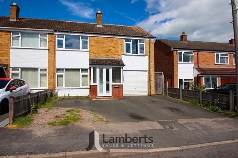 4 bed property, in Hamilton Drive, £350,000