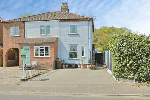 3 bed property, in Spixworth Road, £240,000