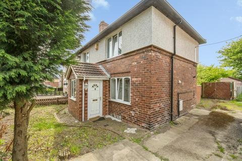 3 bed property, in Deightonby Street, £120,000