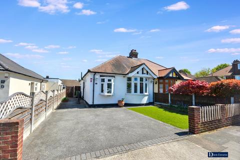 2 bed property, in St. Albans Avenue, £530,000