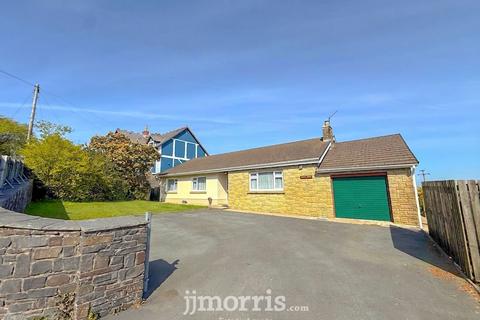 3 bed property, in Croeslan, £319,950