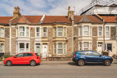 3 bed property, in Bedminster, £375,000