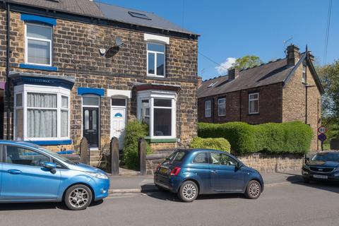 3 bed property, in Lennox Road, £215,000