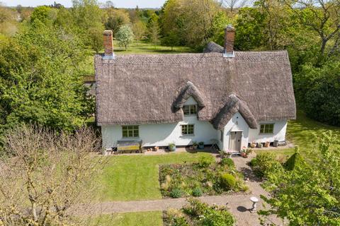 4 bed property, in Eleys Cottage, £850,000