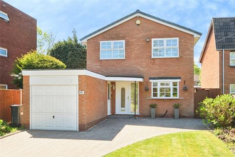 4 bed property, in Hazelwood Road, £395,000