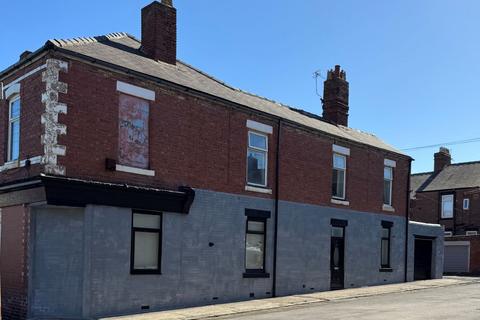 2 bed property, in 33 Frederick Street, £23,000