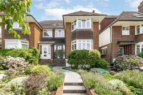 3 bed property, in Christian Fields, £895,000