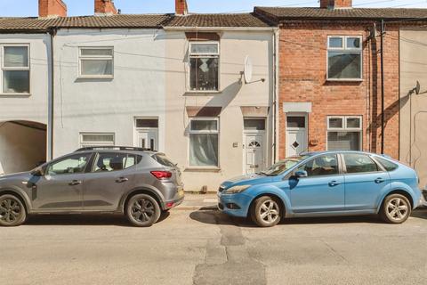 2 bed property, in Berrisford Street, £170,000