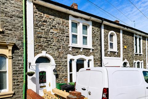 5 bed property, in Alma Road, £300,000