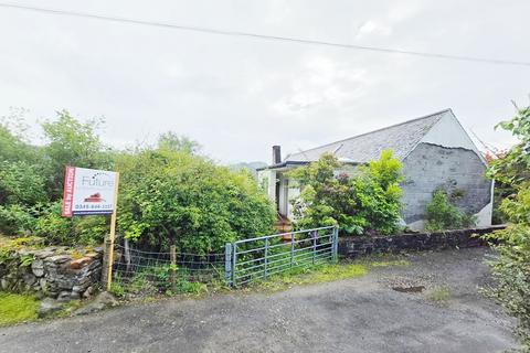 2 bed property, in Old Blairbeg, £185,000