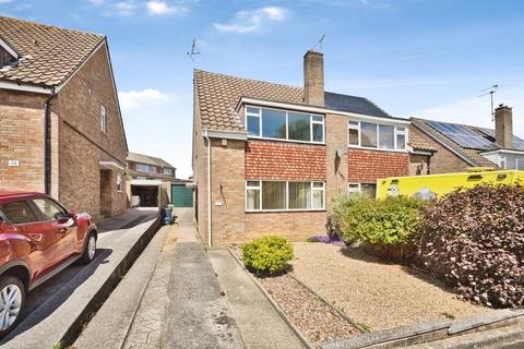 3 bed property, in Bucklers Mead Road, £220,000