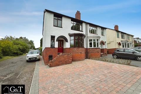 3 bed property, in Barrs Road, £290,000