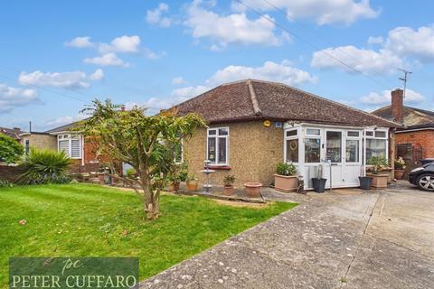 2 bed property, in Highbury Avenue, £475,000