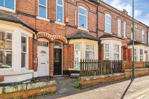 4 bed property, in Forest Grove, £170,000