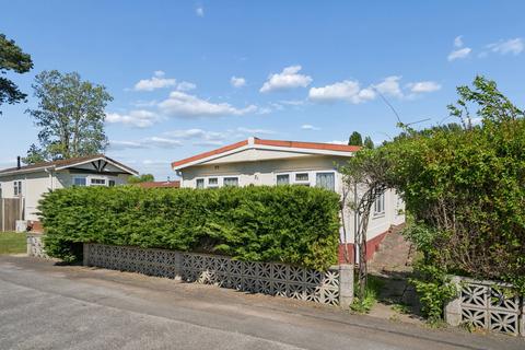 2 bed property, in Orchards Residential, £160,000