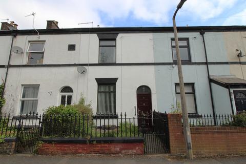 2 bed property, in Baron Street, £180,000